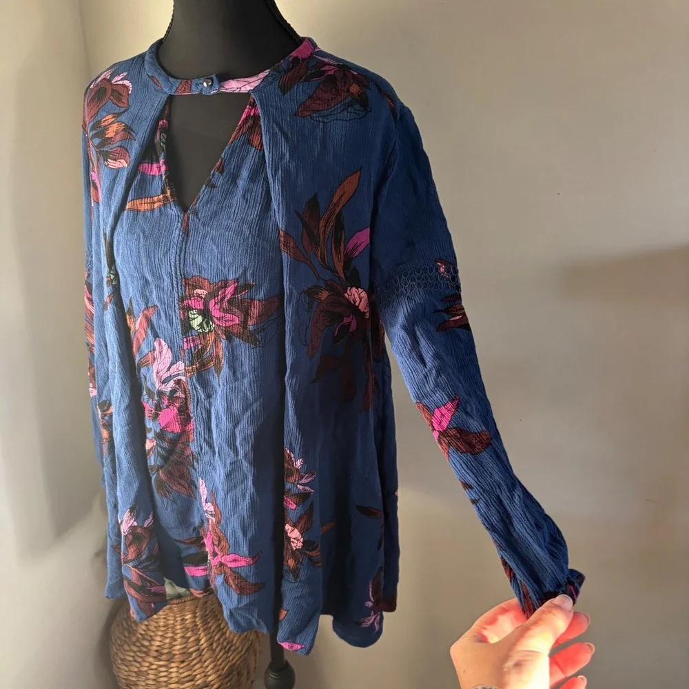Free People Tree Swing‎ Blue Floral Print Keyhole Neck Long Sleeve Tunic Boho S - Picture 5 of 14